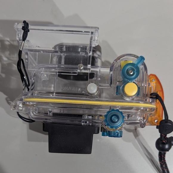 Canon WPDC50 Waterproof Case for Powershot A95 Digital Camera - Picture 7 of 8